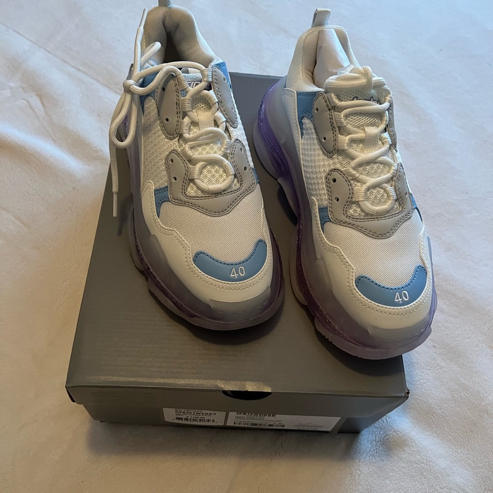 Balenciaga size 40